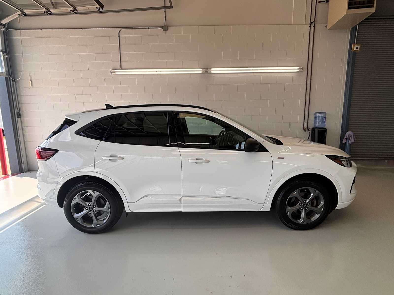 Used 2023 Ford Escape ST-Line w/ Tech Pack #1 AWD/4WD image 2