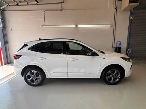 Used 2023 Ford Escape ST-Line w/ Tech Pack #1 AWD/4WD image 2