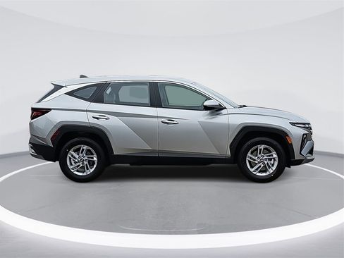 New 2026 Hyundai Tucson SE image 4