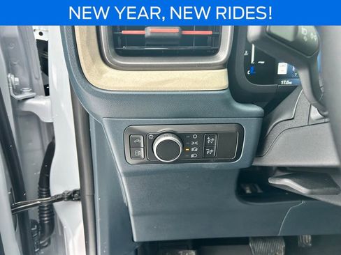 New 2026 Ford Maverick Lariat image 13