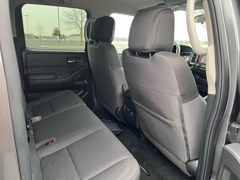 Used 2023 Nissan Frontier SV w/ SV Convenience Package image 13