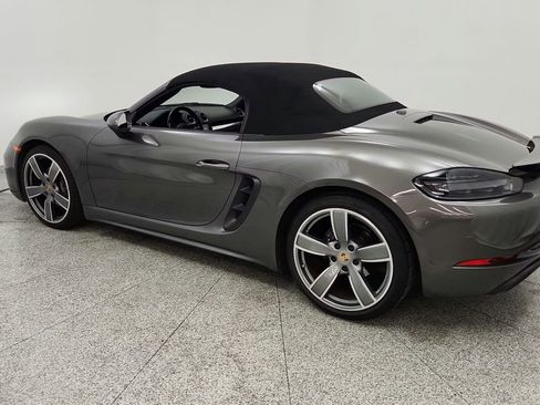 Used 2022 Porsche 718 Boxster RWD image 39
