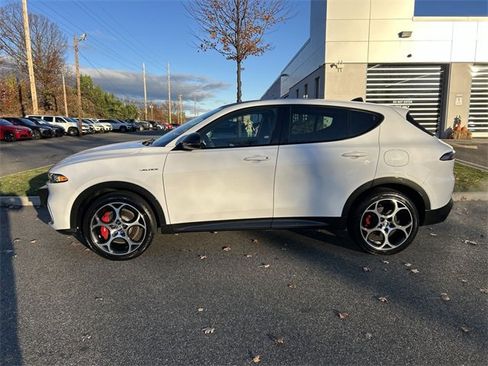 Used 2024 Alfa Romeo Tonale Veloce image 5