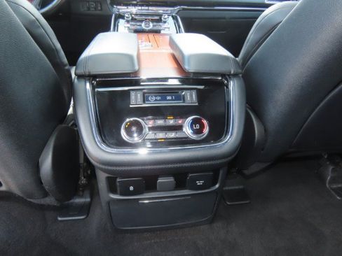 Used 2021 Lincoln Navigator L Reserve w/ Luxury Package AWD/4WD image 21