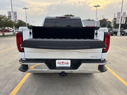 Used 2022 GMC Sierra 1500 SLT image 8