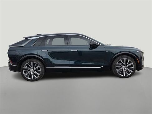 New 2025 Cadillac Lyriq Luxury image 6