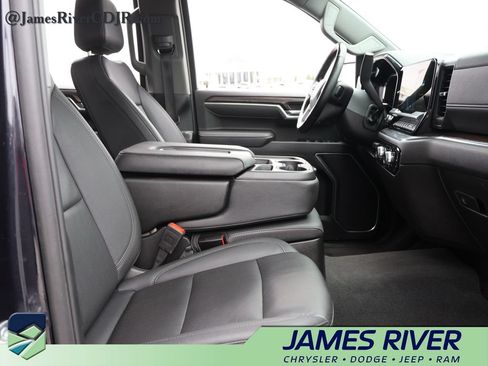 Used 2025 GMC Sierra 1500 SLT AWD/4WD image 9