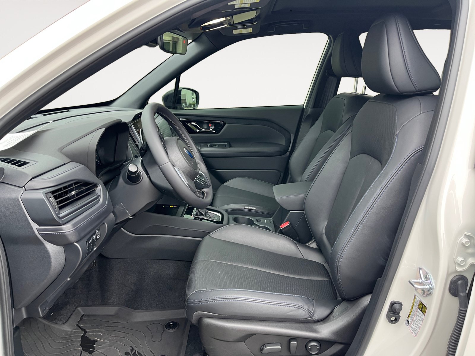 Used 2025 Subaru Forester Limited AWD/4WD image 11
