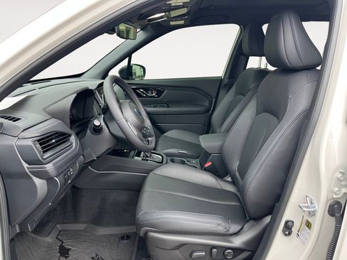 Certified 2025 Subaru Forester Limited AWD/4WD image 11