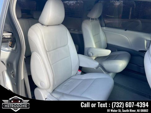 Used 2016 Toyota Sienna AWD image 19