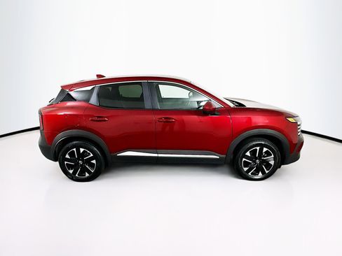 Used 2025 Nissan Kicks SV AWD/4WD image 10