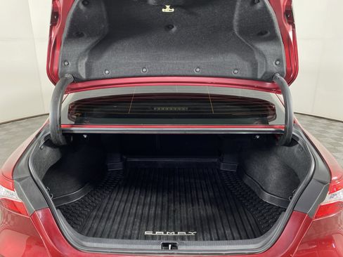 Used 2019 Toyota Camry XLE image 32