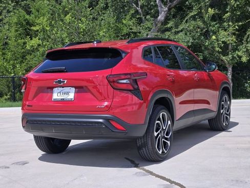 New 2026 Chevrolet Trax RS w/ Sunroof Package FWD image 5
