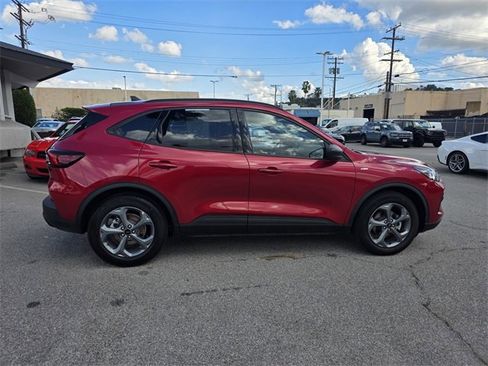 Certified 2025 Ford Escape ST-Line image 3