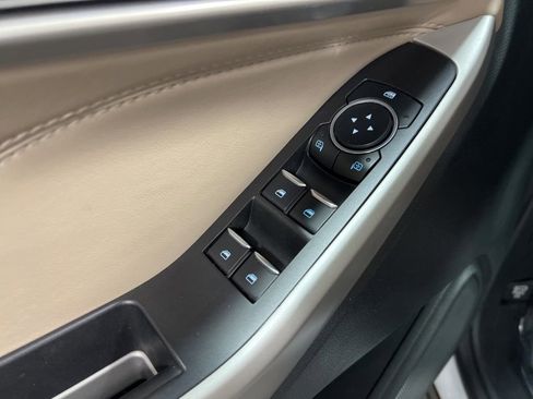 Used 2024 Ford Explorer XLT w/ Equipment Group 202A image 21