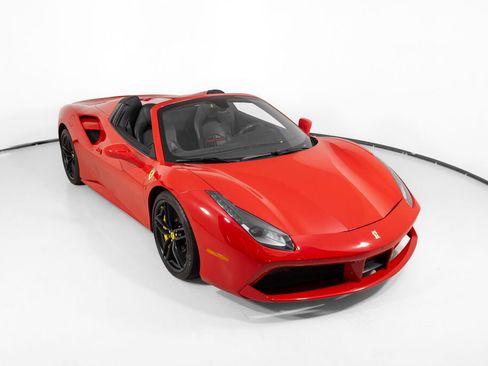 Used 2018 Ferrari 488 Spider RWD image 11
