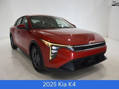 New 2025 Kia K4 LXS