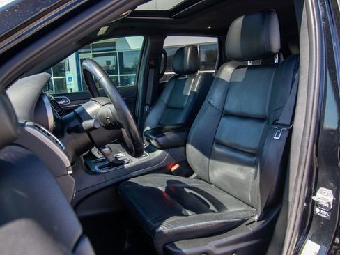 Used 2022 Jeep Grand Cherokee Limited image 7