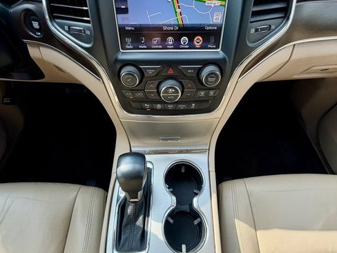 Used 2017 Jeep Grand Cherokee Limited AWD/4WD image 13