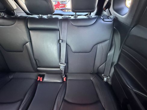 Used 2025 Jeep Compass Trailhawk AWD/4WD image 36