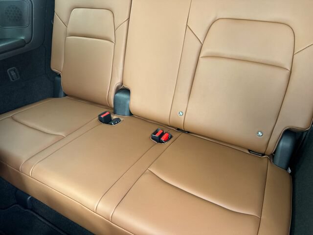 Used 2024 Nissan Pathfinder Platinum AWD/4WD image 17