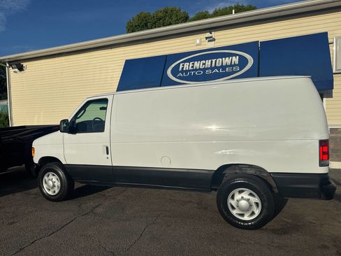 Used 2005 Ford E-250 and Econoline 250 RWD image 18