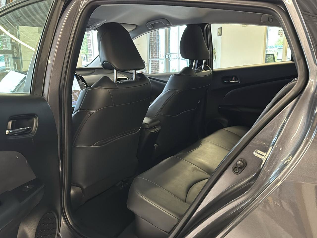 Used 2022 Toyota Prius Prime XLE FWD image 17