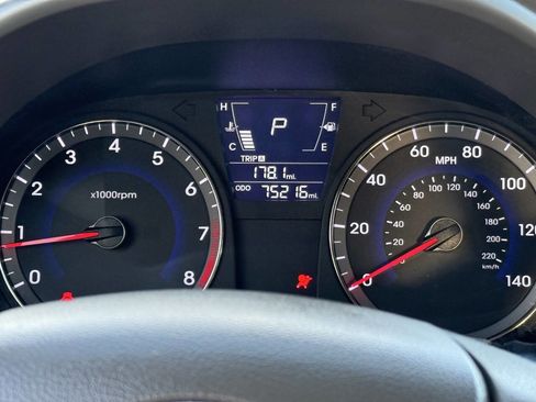 Used 2012 Hyundai Accent GLS image 16