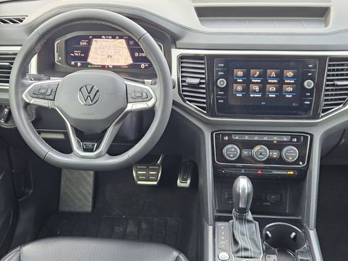 Used 2022 Volkswagen Atlas Cross Sport SEL R-Line image 28