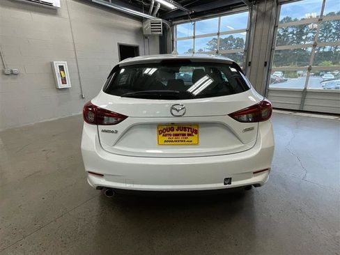 Used 2017 MAZDA MAZDA3 Grand Touring FWD image 4