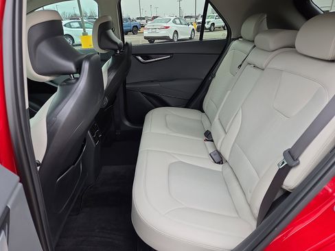 Used 2025 Kia Niro EX image 10