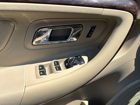 Used 2019 Ford Taurus Limited FWD image 14