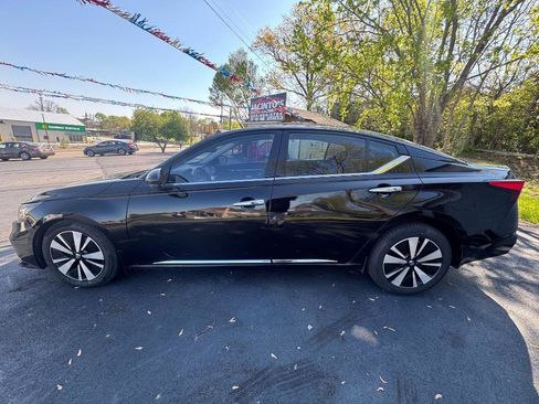 Used 2019 Nissan Altima 2.5 SV image 8