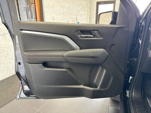 Used 2023 Chevrolet Colorado Z71 w/ Z71 Convenience Package 2 AWD/4WD image 34