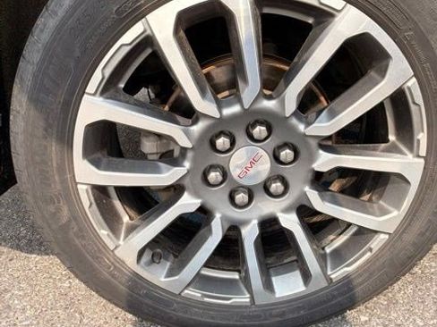 Used 2021 GMC Acadia Denali w/ Denali Ultimate Package AWD/4WD image 8