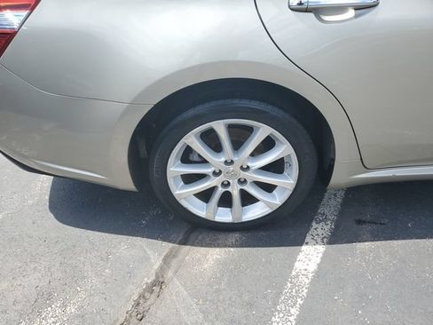 Used 2015 Toyota Avalon XLE FWD image 6