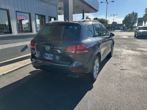 Used 2014 Volkswagen Touareg TDI AWD/4WD image 36