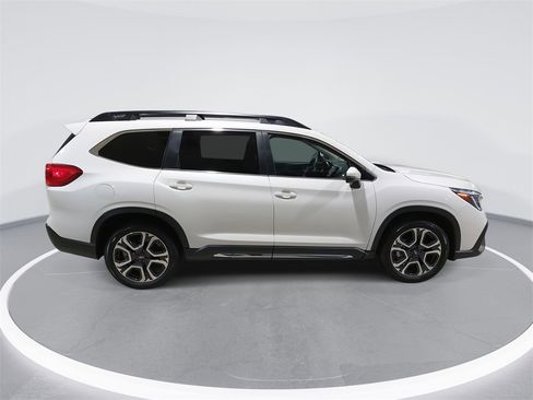 Used 2023 Subaru Ascent Limited image 4