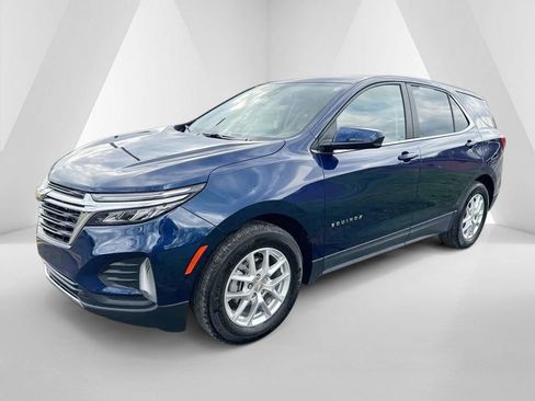 Used 2023 Chevrolet Equinox LT image 3