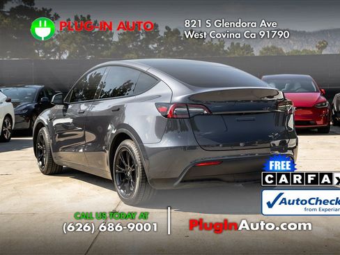 Used 2022 Tesla Model Y Long Range AWD/4WD image 2