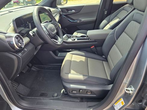 New 2026 Chevrolet Equinox LT w/ Convenience Package II FWD image 15