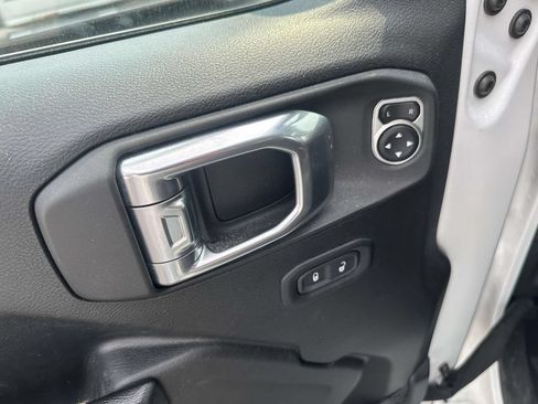 Used 2021 Jeep Gladiator Mojave AWD/4WD image 17