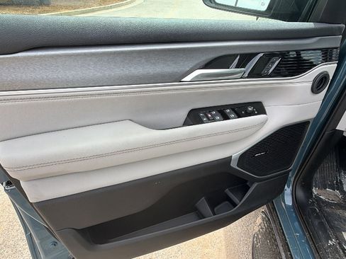 New 2026 Jeep Grand Wagoneer L 4WD image 14