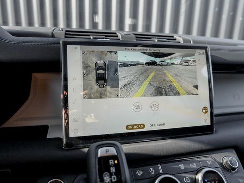 Used 2025 Land Rover Defender 110 S image 14