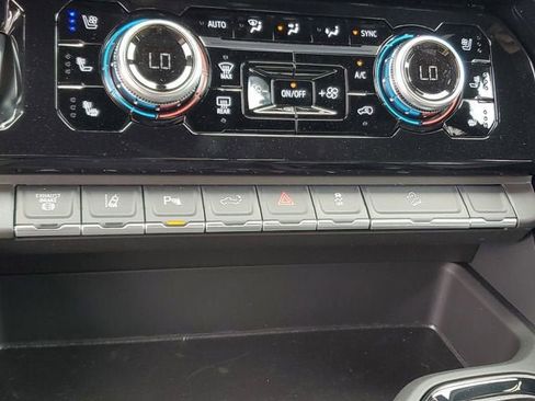 New 2026 GMC Sierra 3500 AT4 w/ AT4 Premium Plus Package AWD/4WD image 25