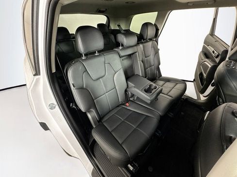 Certified 2025 Kia Telluride EX image 30