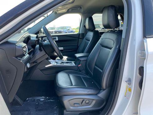 Used 2023 Ford Explorer XLT w/ Equipment Group 202A AWD/4WD image 7