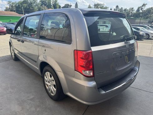 Used 2016 Dodge Grand Caravan American Value Package w/ UConnect Hands-Free Group FWD image 5