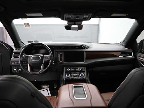 Used 2023 GMC Yukon XL Denali Ultimate AWD/4WD image 29