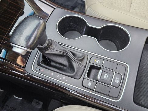 Used 2020 Kia Sorento EX image 19